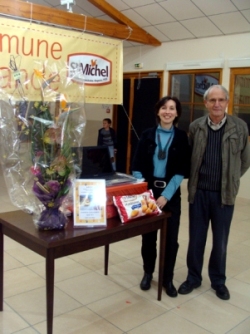 Alexandra Sanial avec monsieur le maire lors de la remise des prix